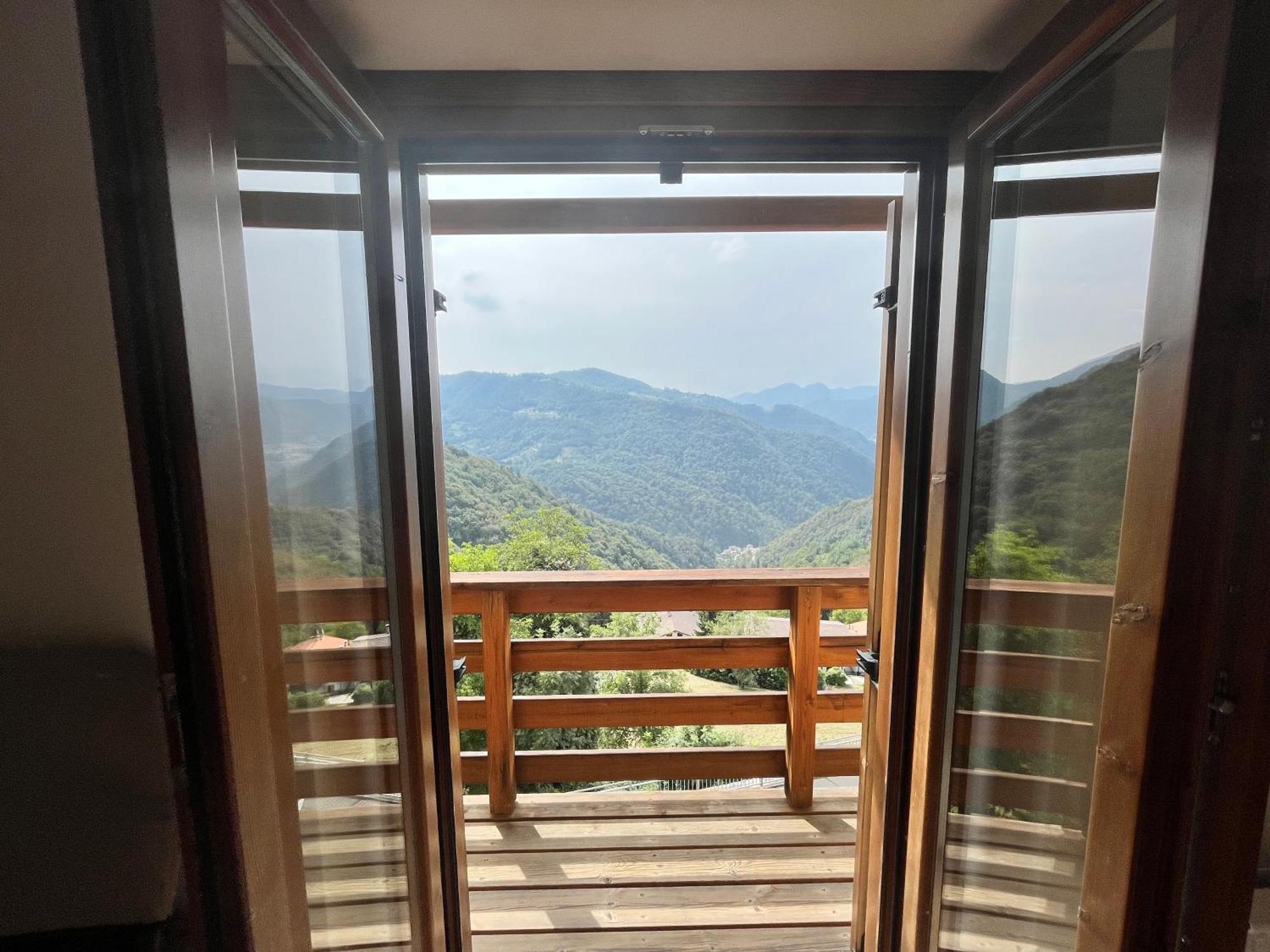 Casa Con Vista Apartment Costa di Serina Luaran gambar